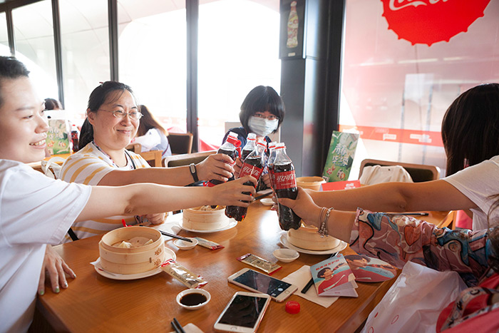 可口可樂夏日營銷全案復盤:喝出有情神反轉 道源文化|內容營銷|社會化營銷